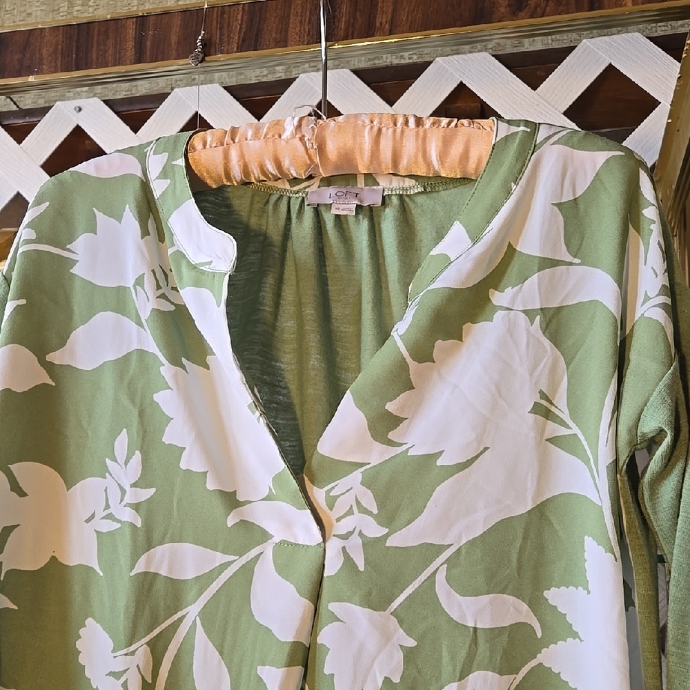 Floral Green and White Women's Top - Picture 2 of 5